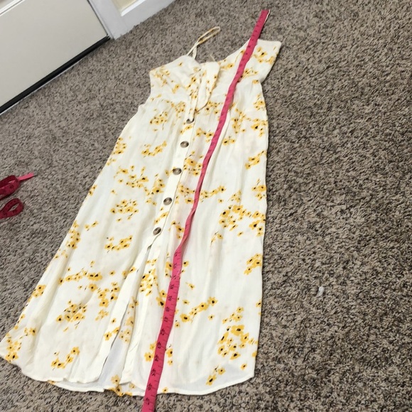 SOLD Francesca’s Collection Mimi Chica Midi Dress Size Small Cream Floral Cutout - Picture 11 of 11